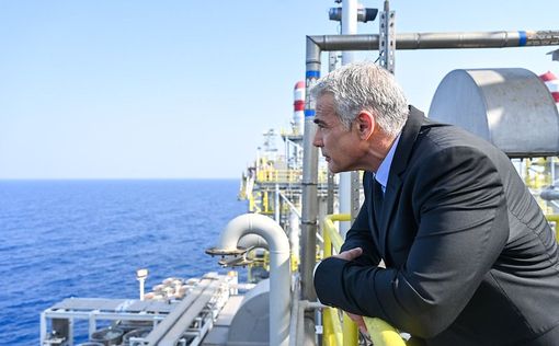 Сегодня политики Израиля выразили поддержку бывшему премьер-министру Нафтали Беннету, который был го...