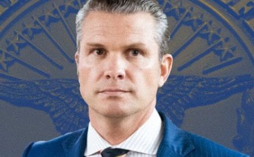 Глава Пентагона Пит Хегсет использовал мессенджер Signal для обсуждения военной операции против хуси...
