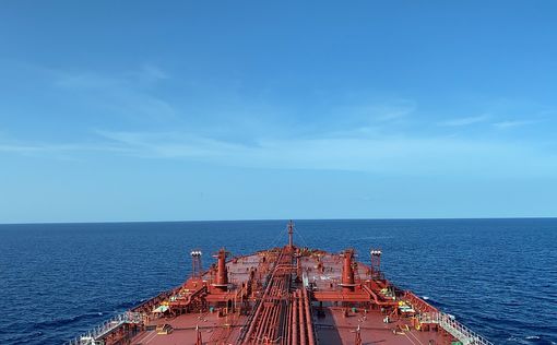 На фоне снижения цен на нефть российская Urals вновь привлекает западные суда и страховые компании, ...