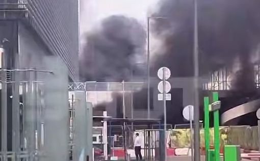 На строительной площадке в Москва-Сити прогремело три взрыва, вызвав сильный пожар. По предварительн...