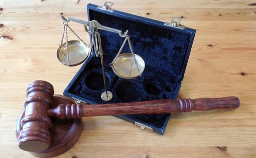 Суд французских подростков назначил 16 месяцев тюрьмы юноше, напавшему на раввина Арье Энгельберга в...