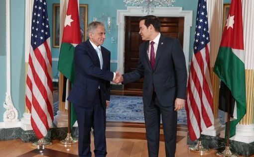 Госсекретарь США Марко Рубио провел встречу с премьер-министром и министром обороны Иордании Джафаро...