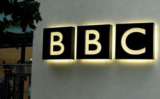 Журналисты BBC Arabic Самер Эльзаенен и Ахмед Каннан оказались под пристальным вниманием после публи...