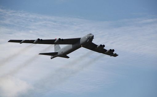 Американские военные перебрасывают бомбардировщики B-52 на базу в Индо-Тихоокеанском регионе, замени...